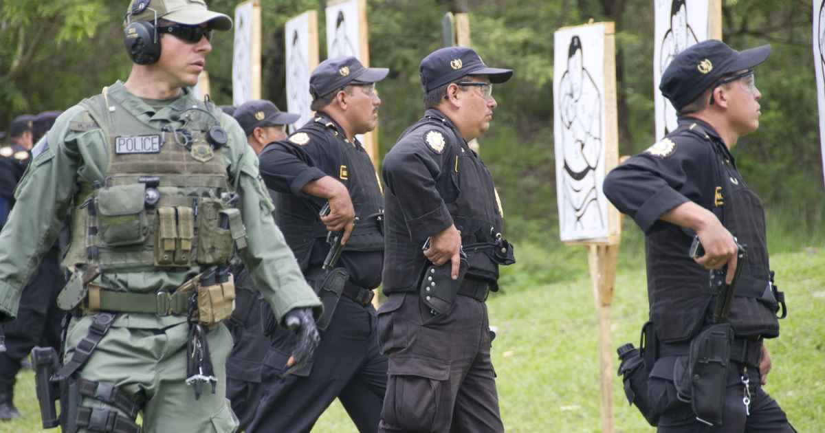 does border patrol use bats hiide army